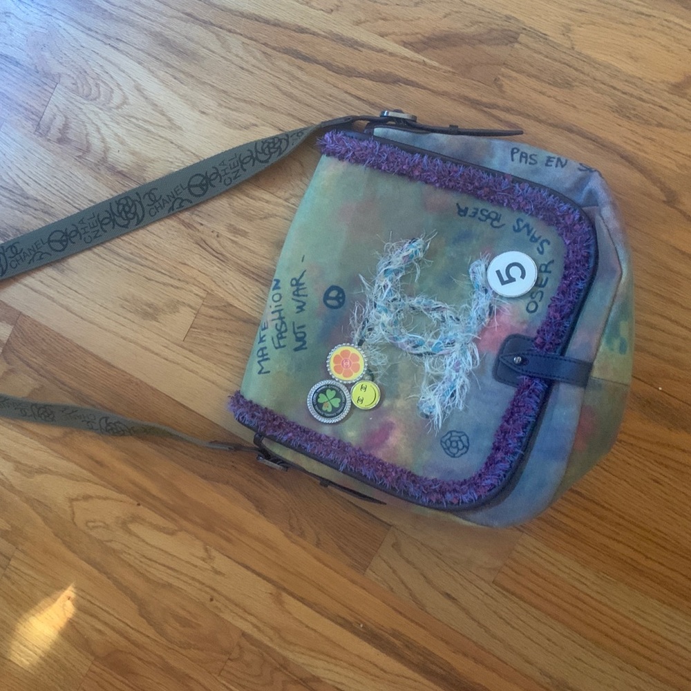 Cross body non authentic Chanel